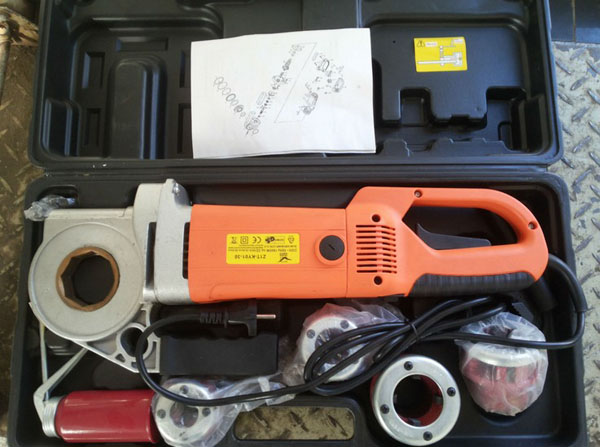 SQ-1手持式电动套丝机