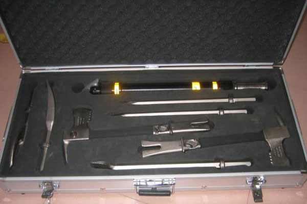 手动破拆工具组