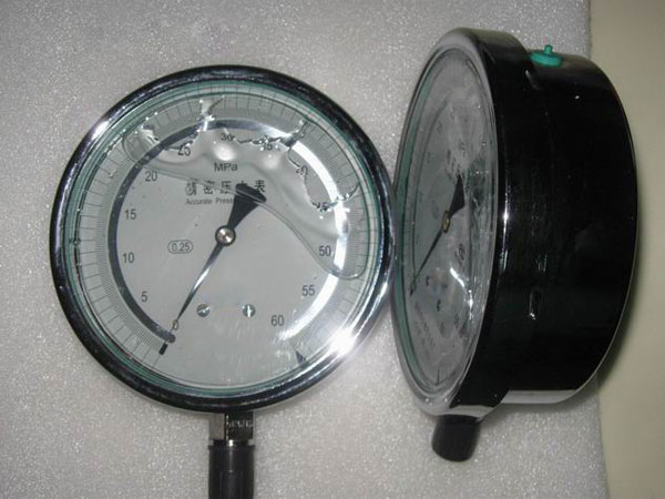 YB150A精密压力表