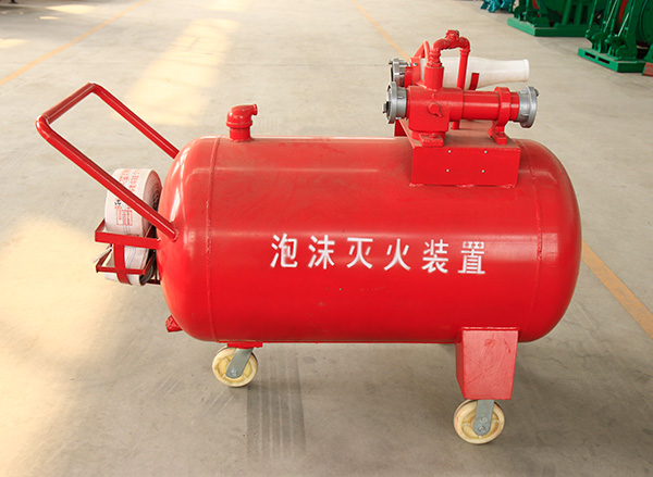 PY移动泡沫灭火装置