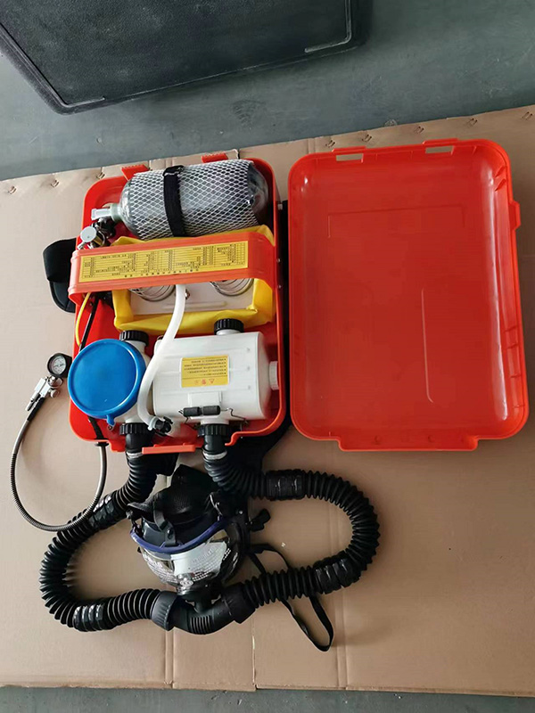 正压氧气呼吸器