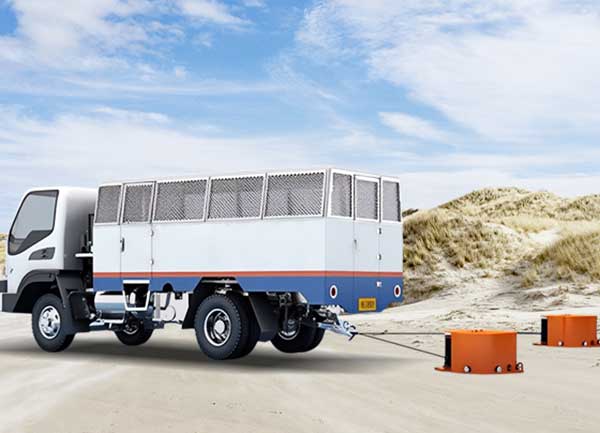 无轨胶轮车失速防护装置