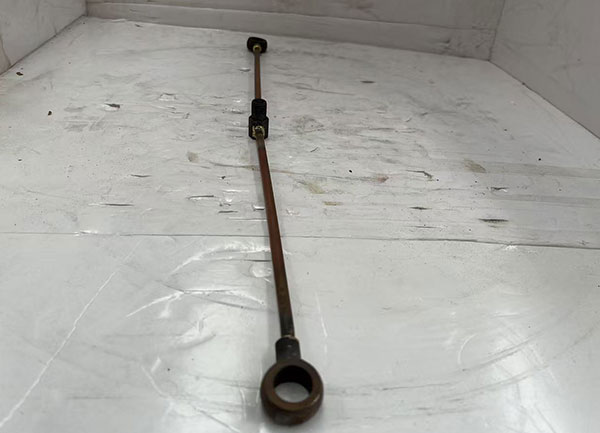 装载机三通刹车油管