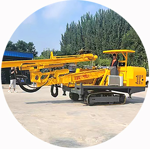 单臂轨轮式凿岩台车