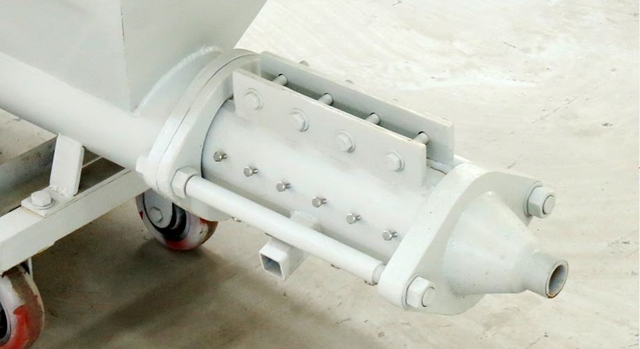 砂浆喷涂机泵头出料口