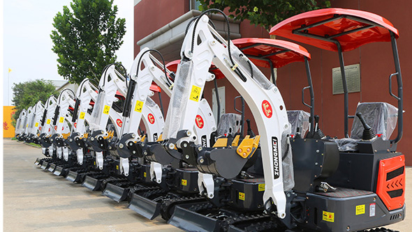 13B小型挖掘机客户来访