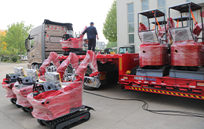 23小型挖掘机发货