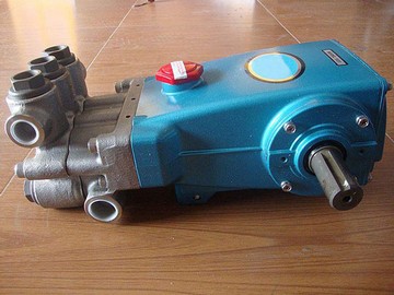 HT400三缸柱塞泵