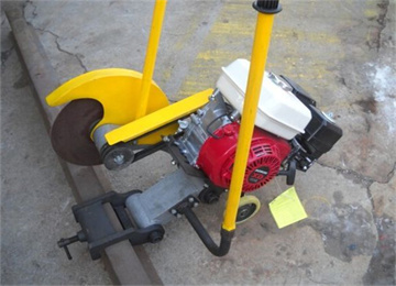 NQG-Ⅱ型内燃切轨机