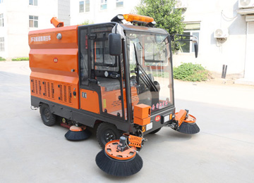 多功能道路清扫车