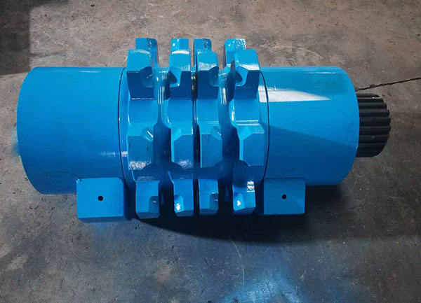 转载机链轮轴组