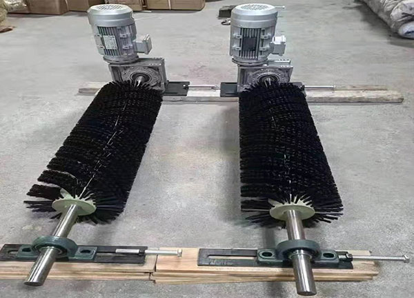 电动滚刷清扫器