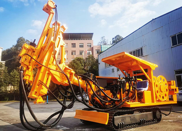 遥控凿岩台车专题