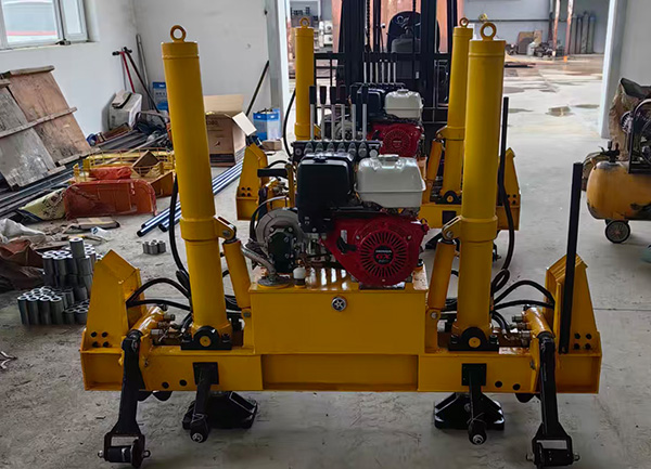 YQJC-300型液压道岔起拨道机