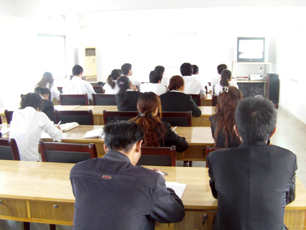 /中煤中贸公司开展合同风险防范知识培训/