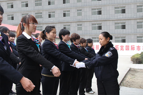 /山东中煤工矿集团开展军训活动/