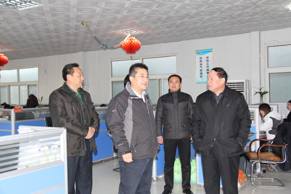 /山东中煤工矿集团特聘知名律师杨杰为集团法律顾问/