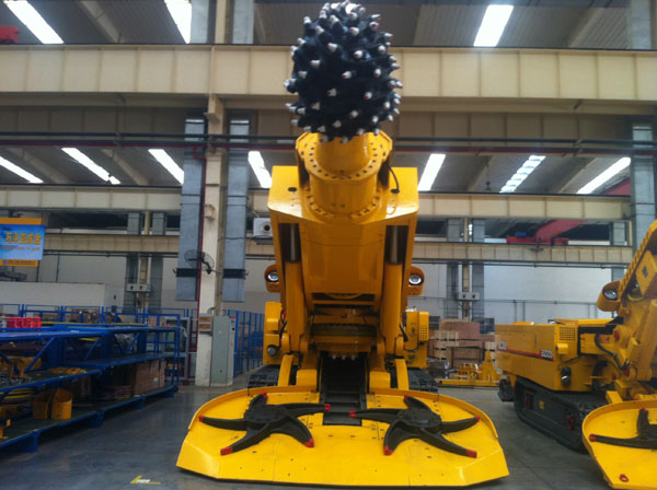 /山东中煤工矿集团大型掘进机成功销往山西/