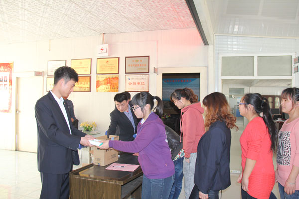 /山东中煤工矿集团开展庆祝三八妇女节系列活动/