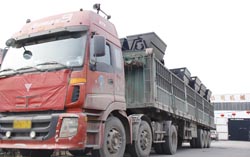 热烈祝贺中煤集团翻斗式矿车被电影《鬼吹灯之精绝古城》选为剧情道具