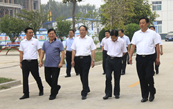 热烈欢迎市商务局、中国人民银行领导莅临集团考察调研