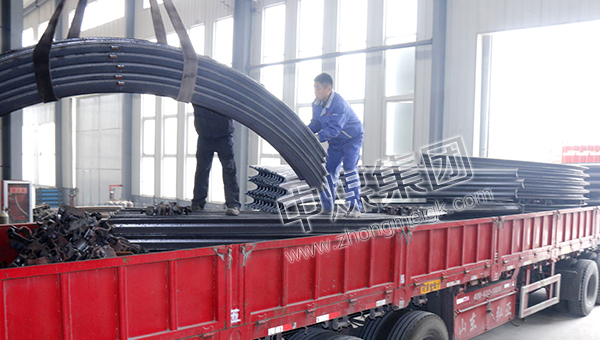 中煤集团100架U型钢支架发往山西长治