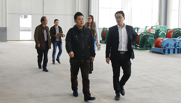 热烈欢迎日本客商莅临我集团考察采购