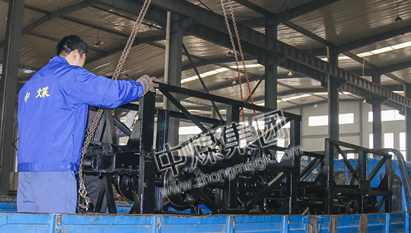 中煤集团一批矿用材料车发往山西吕梁