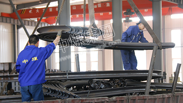 中煤集团100架U型钢支架经黄岛港出口泰国