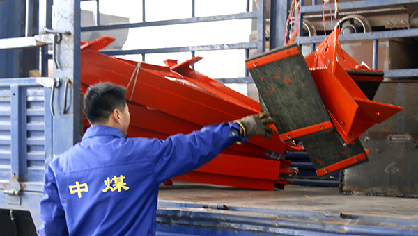 中煤集团一批新型滑动式挡车器发往莱芜市