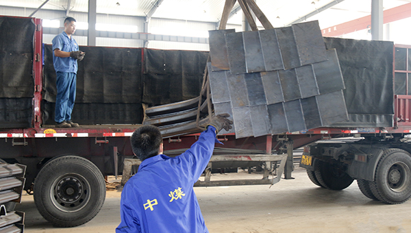 中煤集团一批矿用设备发往内蒙古锡林浩特