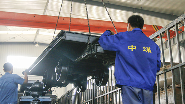 中煤集团一批矿用平板车发往广西省凭祥市