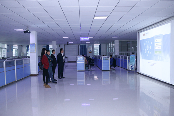 热烈欢迎齐鲁晚报记者莅临中煤集团参观采访