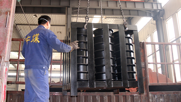 中煤集团国际贸易公司一批矿车轮出口厄瓜多尔