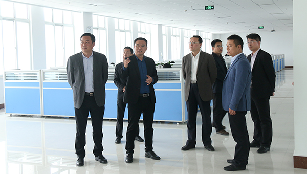 热烈欢迎商务部、市组织部领导一行莅临中煤集团参观考察