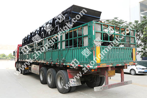 中煤集团一批改良型翻斗式矿车发往鄂尔多斯