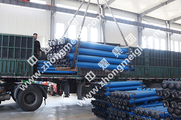 中煤集团一批液压支柱发往陕西省铜川市