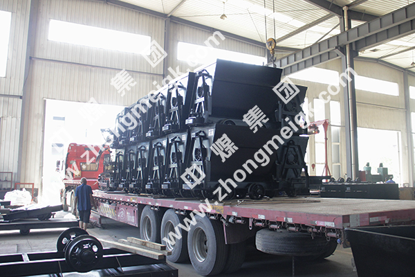 中煤集团一批翻斗式矿车发往新疆伊宁