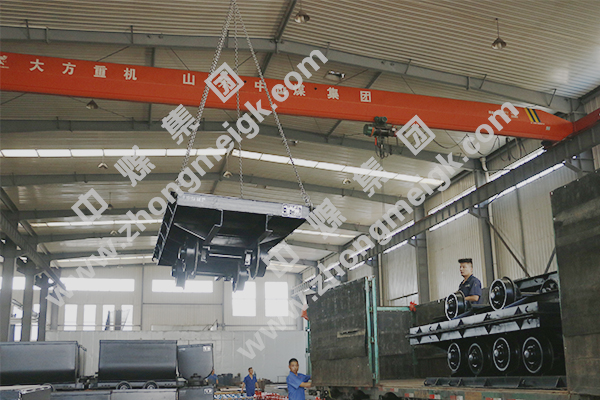 中煤集团一批矿用平板车发往天津