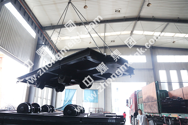 中煤集团一批矿用平板车设备发往山西太原